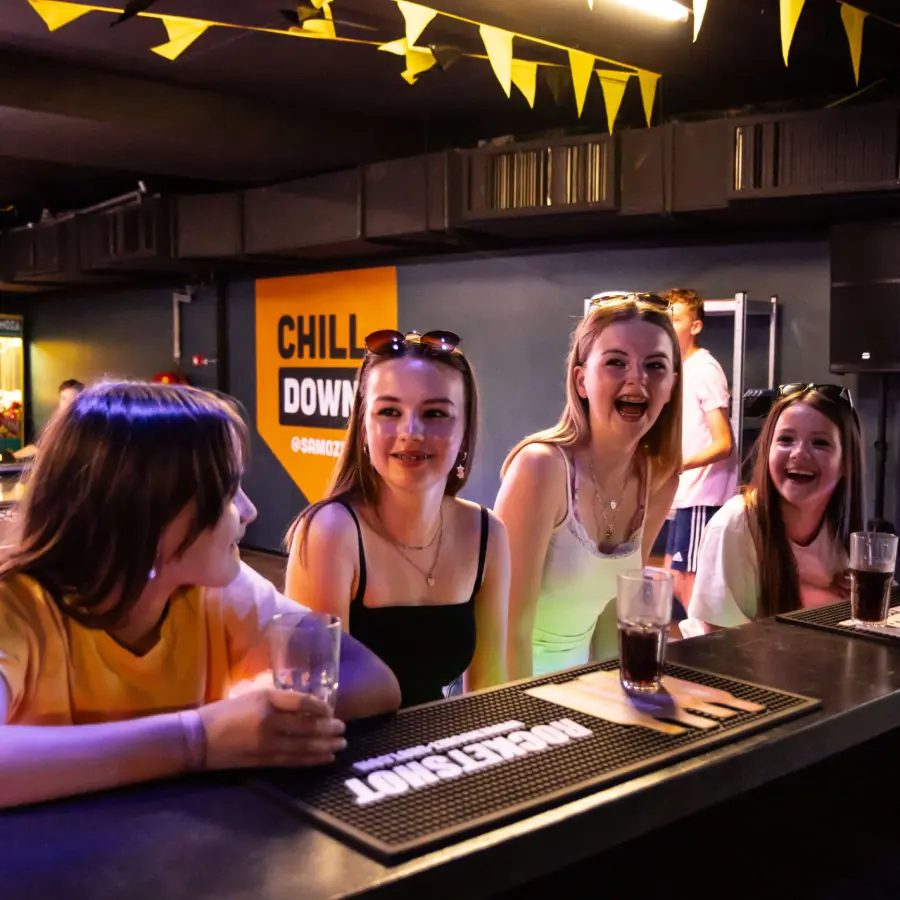 Club Downstairs Chilldown Samoza Veluwe Honden Camping 11